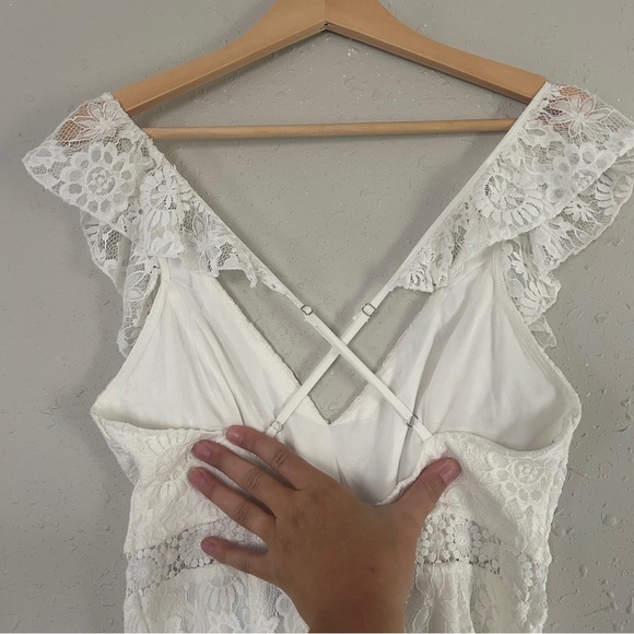 NWT Hello Molly White Sheath Mini Dress V-Neck Flutter Lace Bachelorette Bridal - Picture 9 of 14